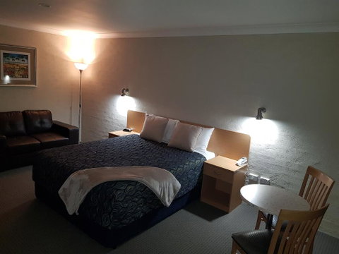 Edward Parry Motel And Apartments - Great Ocean Road Tourism 1