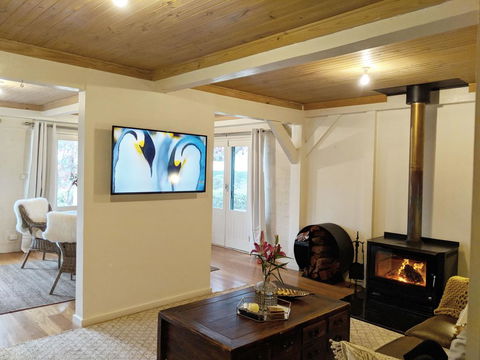 El Camino Country Cottage With Terrace And Stunning Views - Great Ocean Road Tourism 3