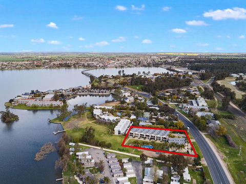 ELSINOR Townhouse 3 Mulwala - Great Ocean Road Tourism 3