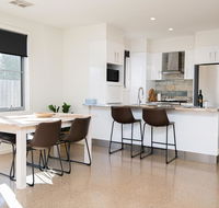 Endsleigh II - Cosy 2 Bedroom Villa Free Wifi Near CBD - Great Ocean Road Tourism