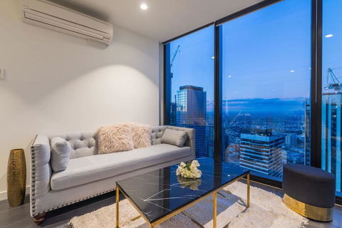 EQ Tower Luxury 2 Bedroom Skyline CBD Apartment - Great Ocean Road Tourism 1