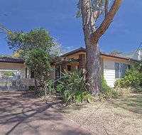 Evan's Retreat' 5 Sandy Point Road - cottage across the road from Sandy Point Beach - Great Ocean Road Tourism