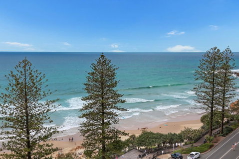 FABULOUS BEACHFRONT POSITION - Great Ocean Road Tourism 0