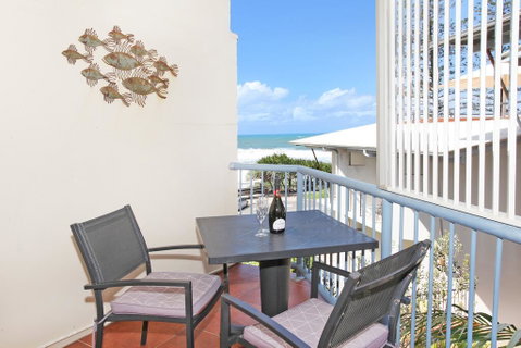 FABULOUS BEACHFRONT POSITION - Great Ocean Road Tourism 1