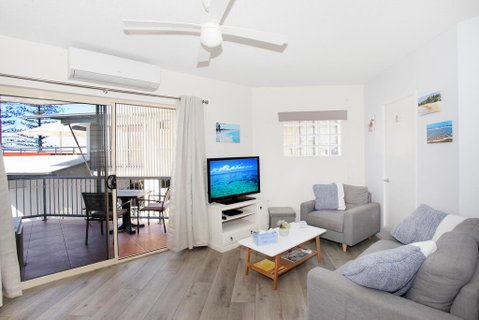 FABULOUS BEACHFRONT POSITION - Great Ocean Road Tourism 2