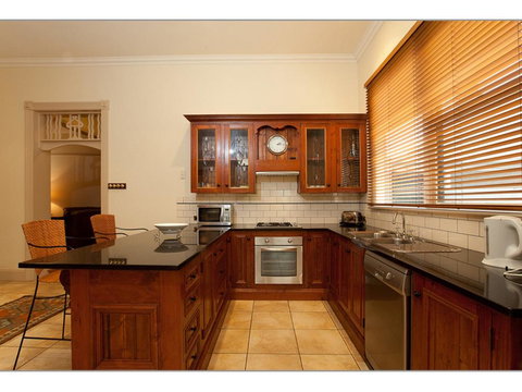 Fairholme Townhouse - Great Ocean Road Tourism 1