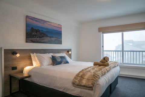 Falls Creek Hotel - Great Ocean Road Tourism 1