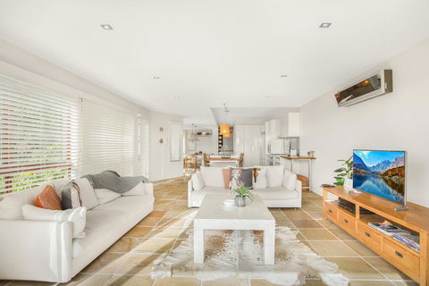 Family House With BBQ Deck, Water View And Parking - Great Ocean Road Tourism 0