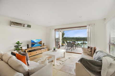 Family House With BBQ Deck, Water View And Parking - Great Ocean Road Tourism 1