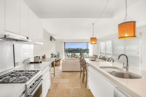 Family House With BBQ Deck, Water View And Parking - Great Ocean Road Tourism 2