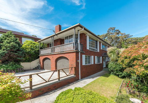 FAMILY With Children Of All Ages - Water/Bridge View - Great Ocean Road Tourism 0