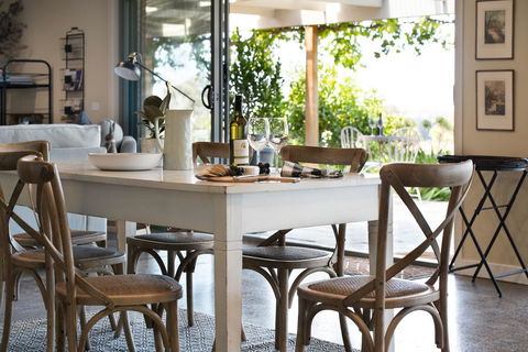 Farmer Smith Estate - Sunrise Retreat - Great Ocean Road Tourism 2