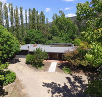 Farrington House - On the banks of the Ovens River - Great Ocean Road Tourism