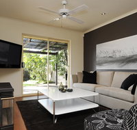 Feathers Serviced Townhouse - Great Ocean Road Tourism