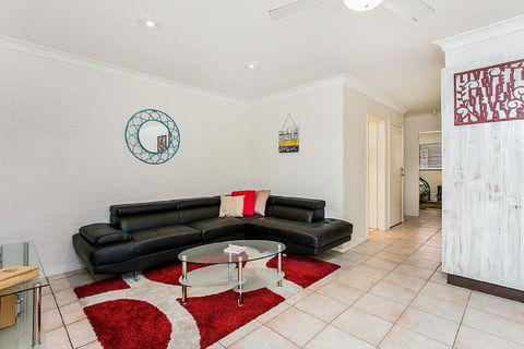 Fiesta Palms 6 - Central Byron Bay - Great Ocean Road Tourism 1