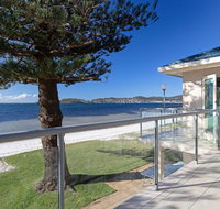 Filoli' 91 Foreshore Drive - huge waterfront home - Great Ocean Road Tourism