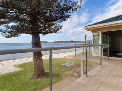 Filoli', 91 Foreshore Drive - Huge Waterfront Home - Great Ocean Road Tourism 2