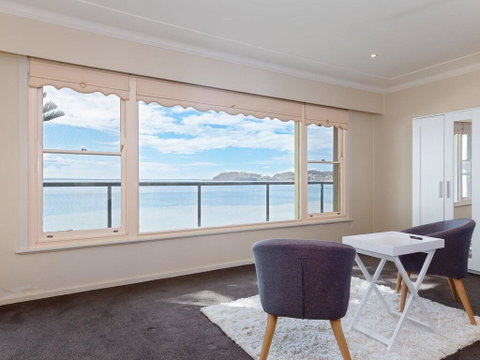 Filoli', 91 Foreshore Drive - Huge Waterfront Home - Great Ocean Road Tourism 1