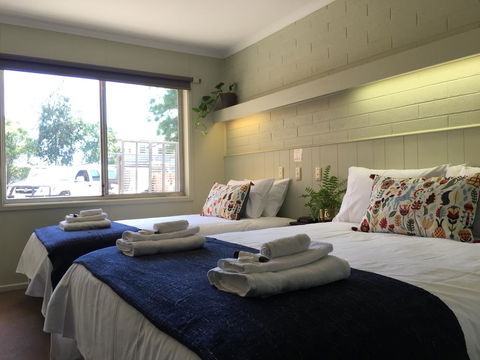 Finley Country Club Hotel Motel - Great Ocean Road Tourism 0