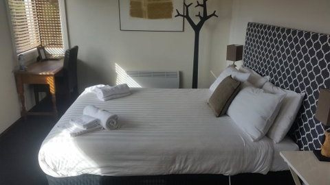 Fish Creek Hotel - Great Ocean Road Tourism 2