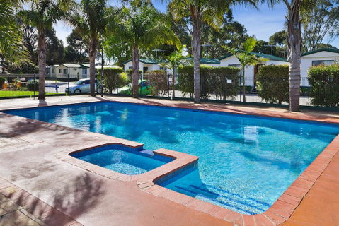 Frankston Holiday Park And Sandhurst Motel - Great Ocean Road Tourism 0