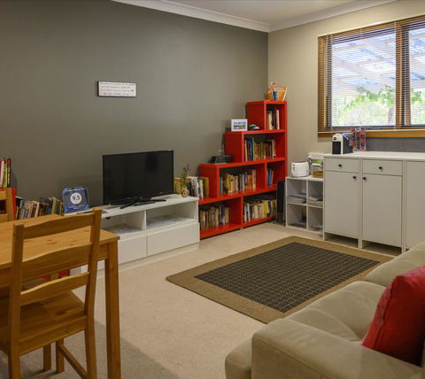 Friends At McLaren Vale - Great Ocean Road Tourism 0