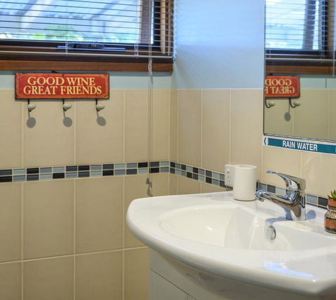 Friends At McLaren Vale - Great Ocean Road Tourism 1