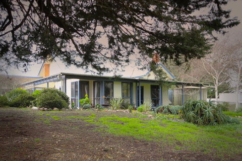 Galwiji Homestead - Great Ocean Road Tourism 0