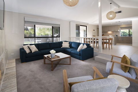 GIFFORD HOUSE - Great Ocean Road Tourism 3
