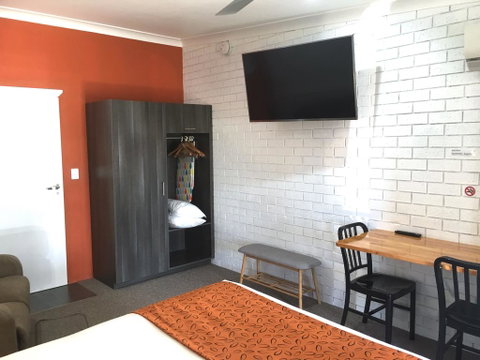 Gin Gin Village Motor Inn Motel - Great Ocean Road Tourism 2