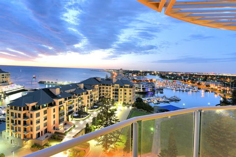 GLENELG Five Stars - Great Ocean Road Tourism 0