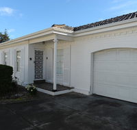 Glenelg Holiday Apartments-Colonial Square - Great Ocean Road Tourism