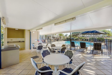 Golden Riviera Absolute Beachfront Resort - Great Ocean Road Tourism 1