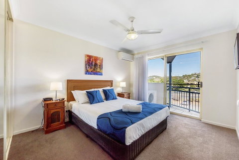 Golden Riviera Absolute Beachfront Resort - Great Ocean Road Tourism 3