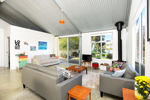 Goolwa Pelican Cottage - Great Ocean Road Tourism 3