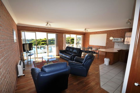 Grand Pacific 1 - Unit 4 - Great Ocean Road Tourism 2