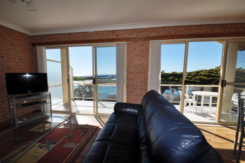 Grand Pacific 1 - Unit 4 - Great Ocean Road Tourism 1
