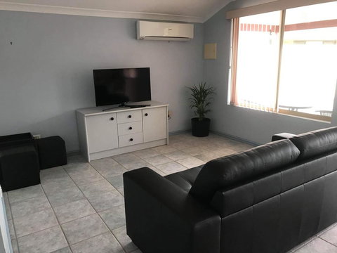 Guesthouse On Dolphin - Great Ocean Road Tourism 0