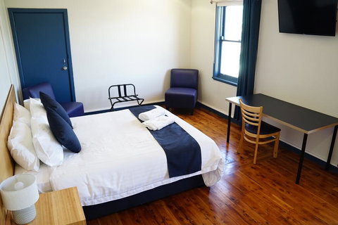 Gunnedah Hotel - Great Ocean Road Tourism 1