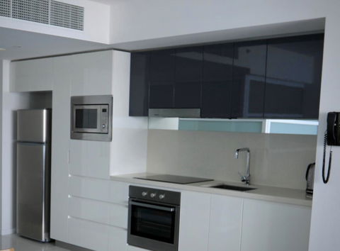 H Luxury Apartment At Surfers Paradise - Great Ocean Road Tourism 1