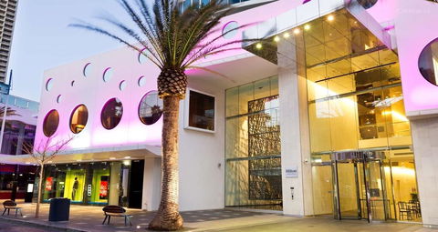 H Ocean View In Surfers Paradise - Great Ocean Road Tourism 0
