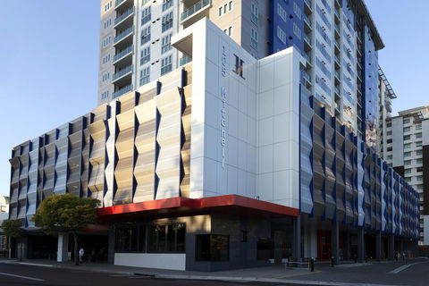 H On Mitchell Apartment Hotel - Great Ocean Road Tourism 0