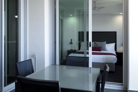 H On Mitchell Apartment Hotel - Great Ocean Road Tourism 1