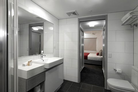 H On Mitchell Apartment Hotel - Great Ocean Road Tourism 2