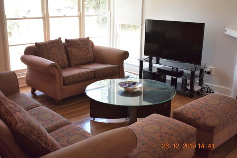 Happy Cozy House For Holidays, Beach, BBQ, Pet Friendly 35kms From CBD In Country Life Style !!! - Great Ocean Road Tourism 2