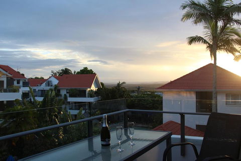 Haven On Noosa Hill - Sunset Views, Pools, Spa - Great Ocean Road Tourism 2