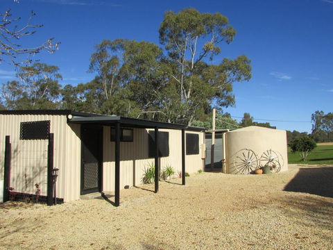 HEATHCOTE SHIRAZ COUNTRY STAYS - Great Ocean Road Tourism 0