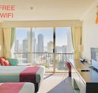High Floor Twin Share with Ocean View at Surfers Paradise - Hotel Studio - Great Ocean Road Tourism
