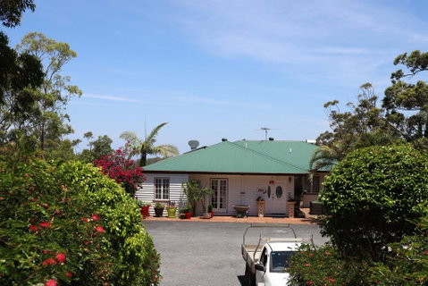 Hilltop On Tamborine - Great Ocean Road Tourism 0