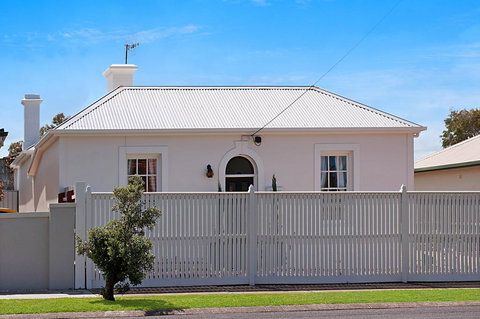 Historic Central Cottage In Warrnambool - Great Ocean Road Tourism 0